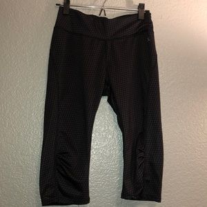 Mid length workout leggings